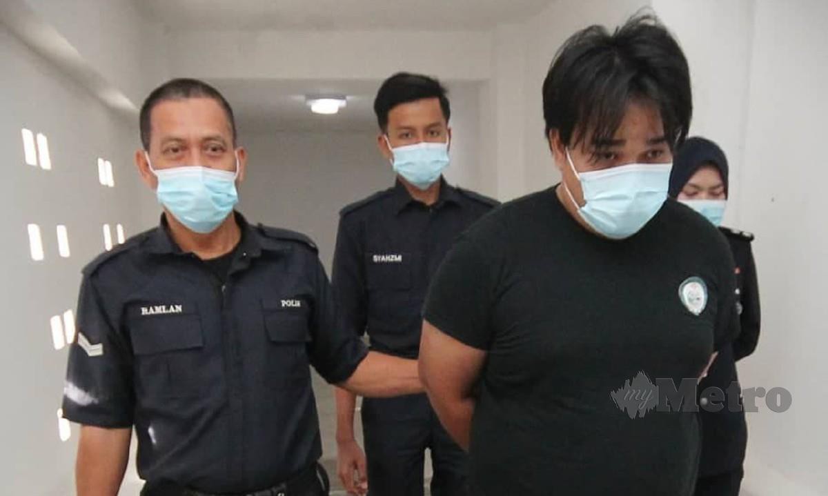 SAIFULAMIRULLAH didakwa di Mahkamah Sesyen Kota Bharu atas 116 pertuduhan pecah amanah bernilai lebih RM364.000. FOTO NIK ABDULLAH NIK OMAR