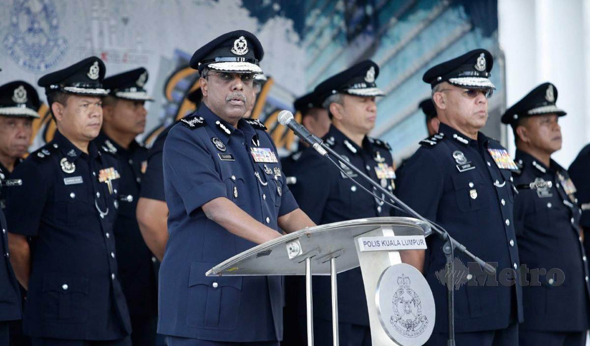 ALLAUDEEN menyampaikan ucapan pada Perhimpunan Bulanan Ketua Polis Kuala Lumpur di Ibu Pejabat Kontinjen Polis Kuala Lumpur. FOTO Aizuddin Saad