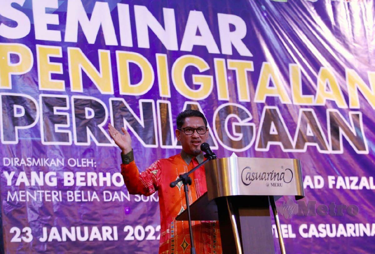 Ahmad Faizal ketika hadir merasmikan Seminar Pendigitalan Perniagaan Anjuran Gagasan Badan Ekonomi Melayu (GABEM) di Hotel Casuarina, Meru. FOTO SHARUL HAFIZ ZAM