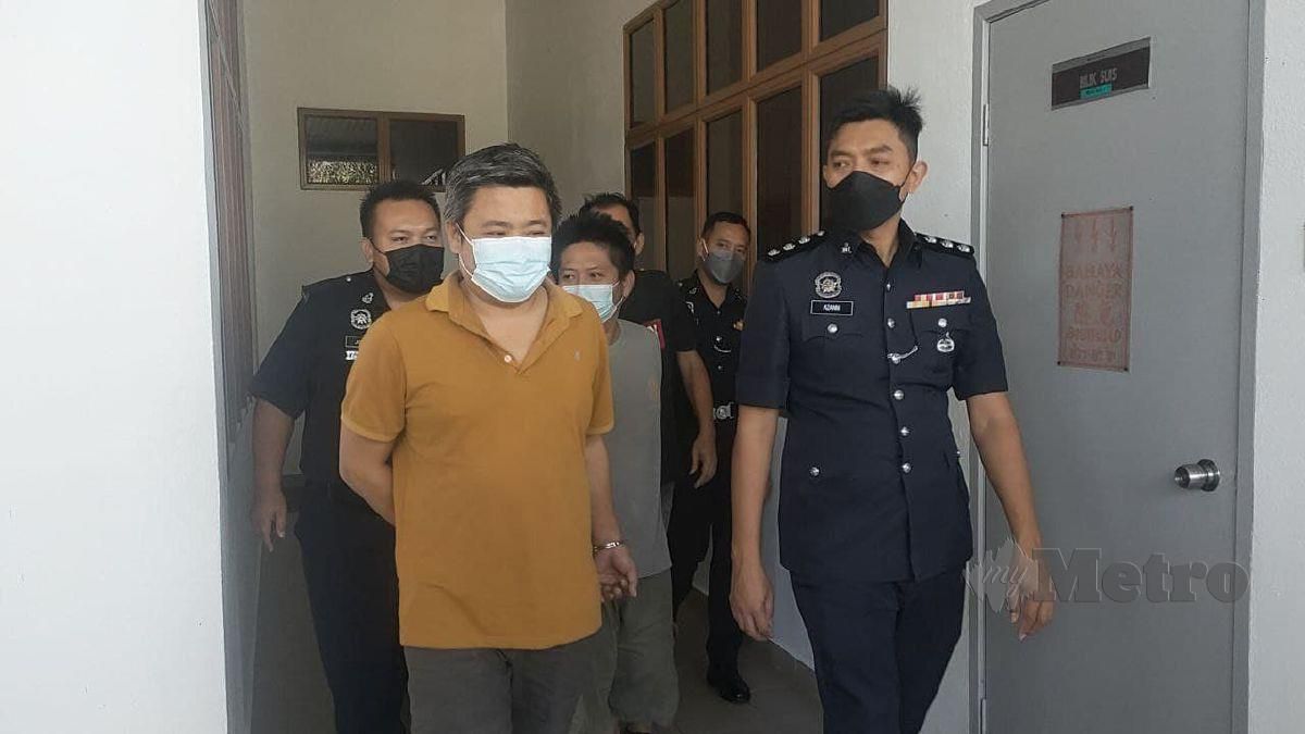  Tiga peniaga dihadapkan di Mahkamah Seksyen Alor Setar atas pertuduhan menyeludup 17 pati warga Myanmar di Plaza Tol Hutan Kampung. FOTO ZULIATY ZULKIFFLI