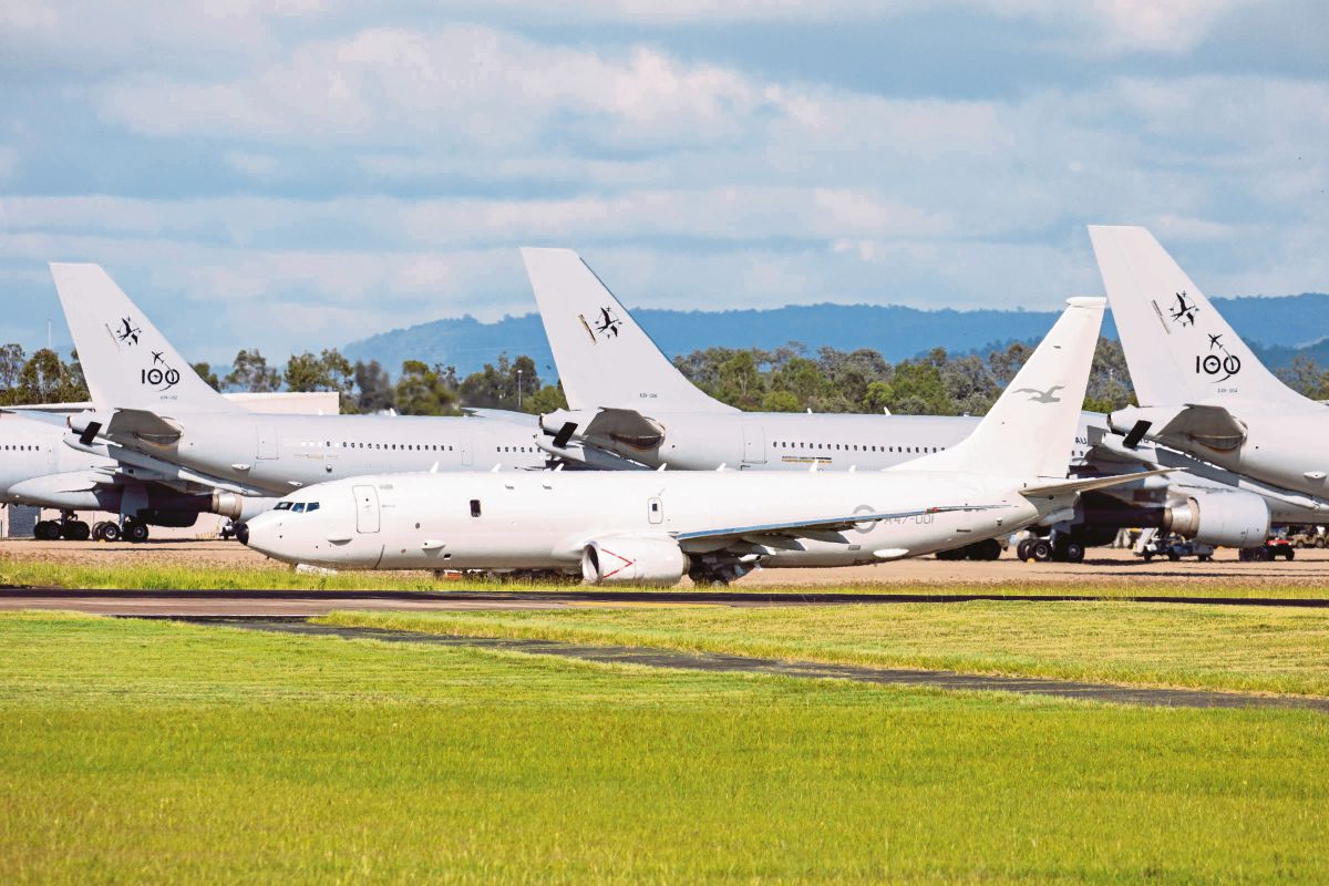PESAWAT Tentera Udara Australia bersiap sedia jika diperlukan untuk melaksanakan misi membantu Kerajaan Tonga. FOTO AFP 