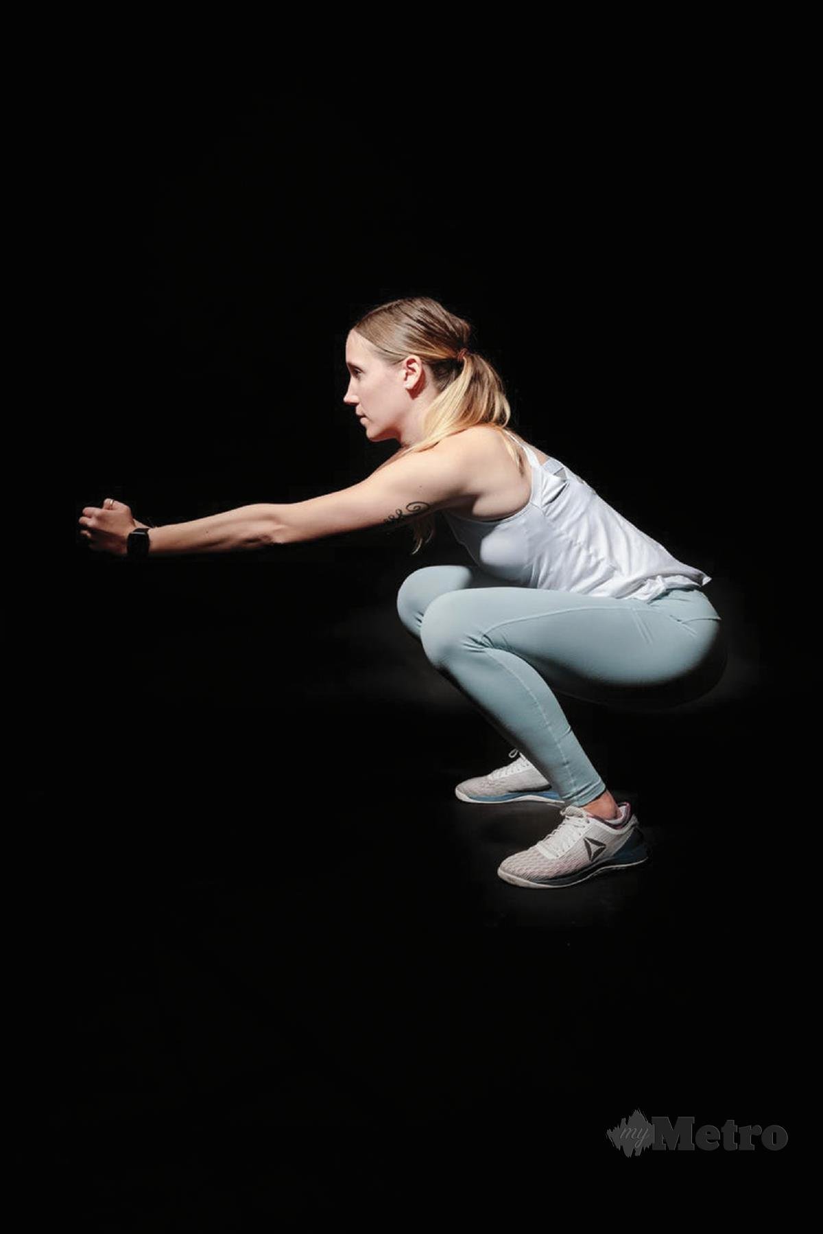 LATIHAN squat menjadi sinonim untuk bahagian bawah badan.