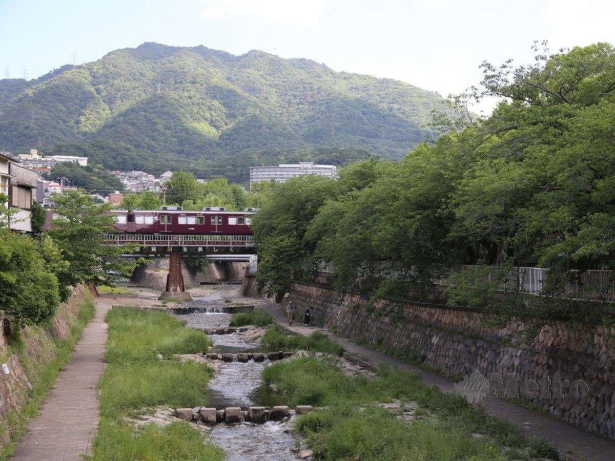 SUNGAI Toga di Hyogo, Kansai yang menjadi kawasan riadah penduduk tempatan. 
