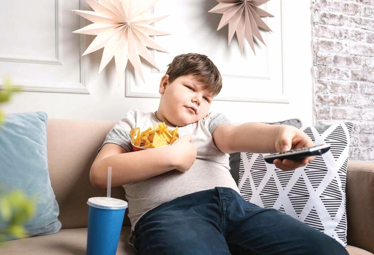 KANAK-kanak menunjukkan kekerapan makanan ringan juga satu bentuk ketagihan makanan.