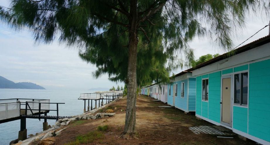 Homestay Teluk Senangin Tepi Pantai / Ala Kampung Chalet Tepi Laut