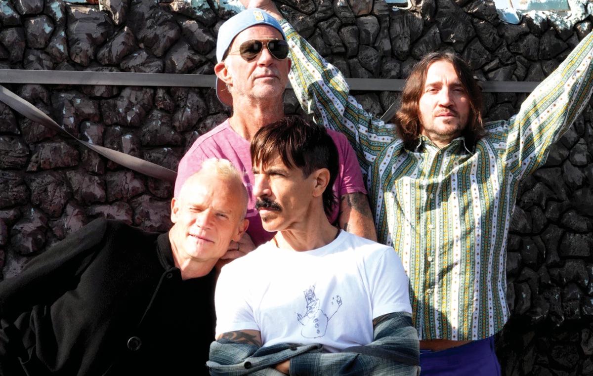 RHCP kembali bersama ‘line-ups’ terbaiknya iaitu Flea (depan kiri), Kiedis (depan kanan), Smith (belakang kiri) dan Frusciante. - FOTO Google