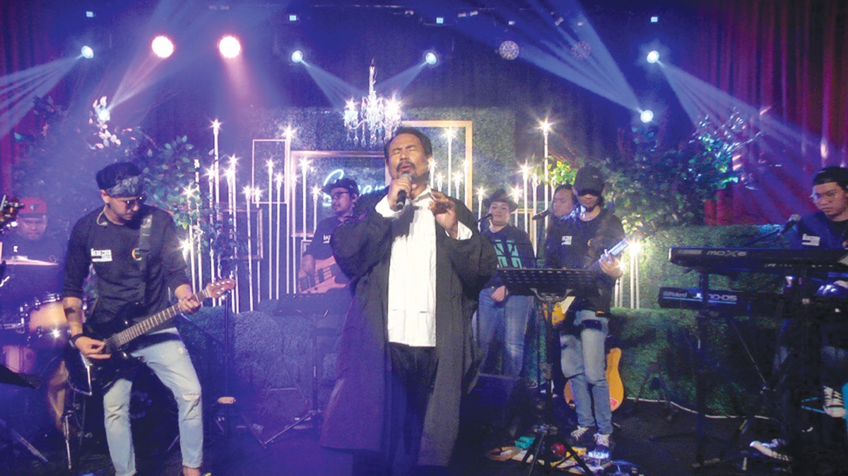 M Nasir bawa lagu Tari Cinta Rimba Mistikal.