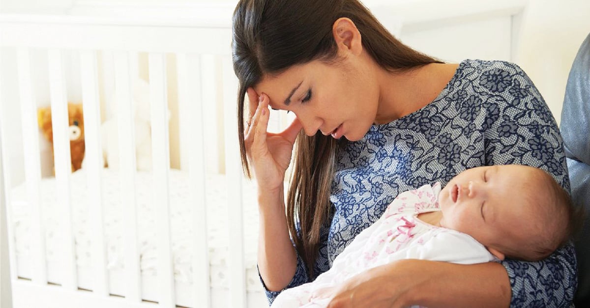 KEMURUNGAN dan stres adalah masalah dihadapi wanita ketika menjaga bayi mereka.