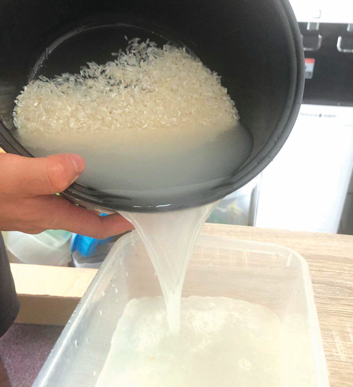 AIR basuhan beras boleh digunakan untuk memusnahkan sarang anai-anai.