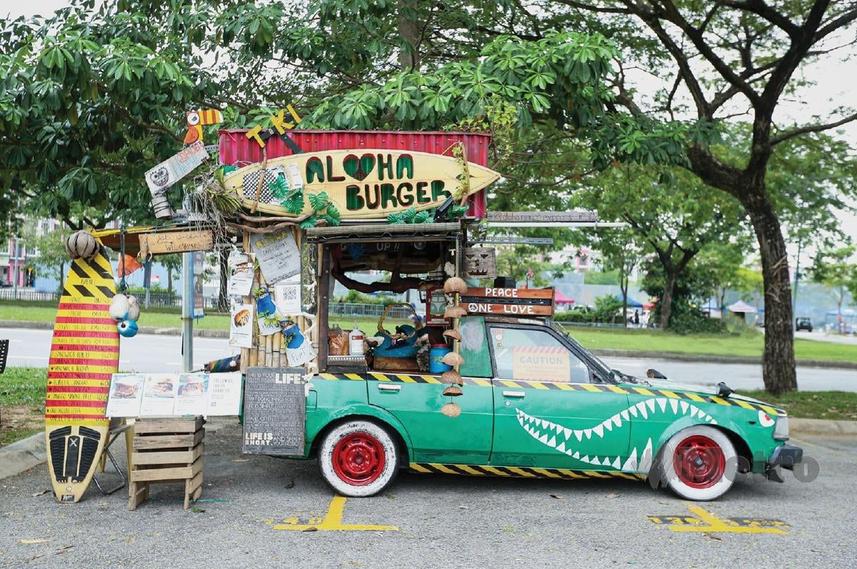 MODIFIKASI Toyota Corolla KE70 menjadi gerai burger.