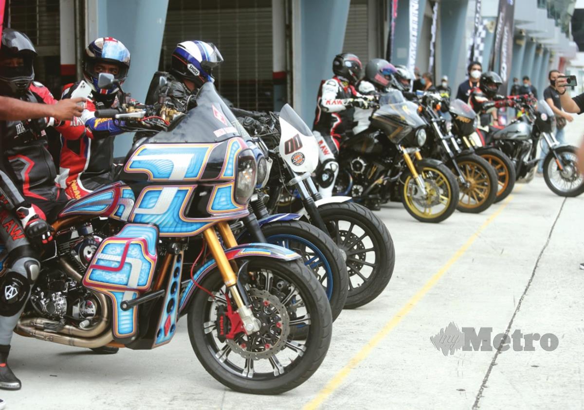 HARI litar pemilik Harley-Davidson di Malaysia.