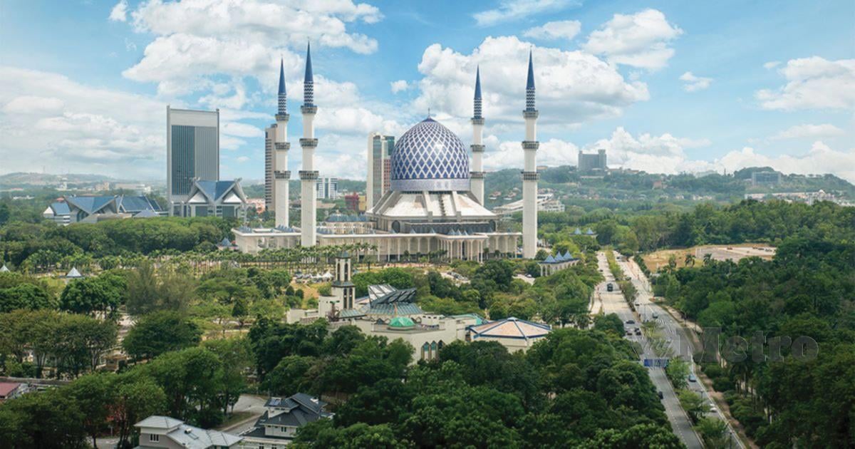BANDARAYA Shah Alam yang juga adalah bandar terancang pertama di Malaysia dan dikenali dengan tarikan kawasan mesra keluarga di kedudukan ketiga.
