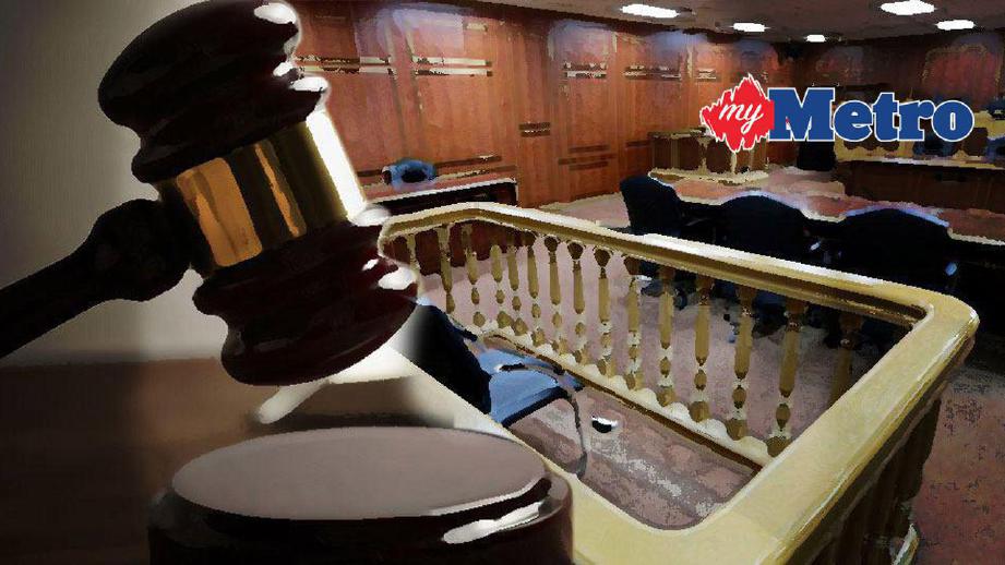 Peniaga besi buruk didakwa di Mahkamah Sesyen Petaling Jaya, hari ini atas tiga pertuduhan iaitu merogol, seks luar tabii dan rompak berkumpulan terhadap dua pekerja kafe siber di Bandar Kinrara, Puchong.