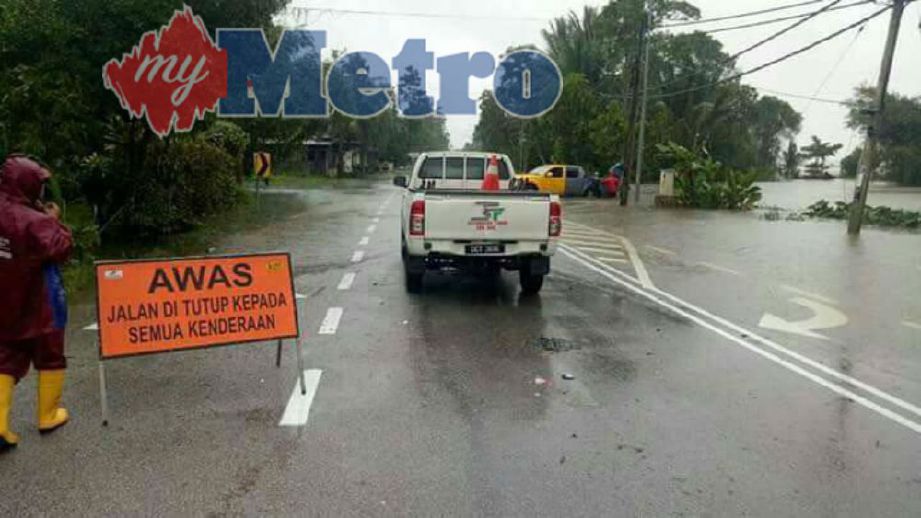Jalan Kasban yang menghubungkan Pengkalan Kubor ke Rantau Panjang ditutup untuk kenderaan ringan. Gambar Ihsan Jabatan Kerja Raya Tumpat