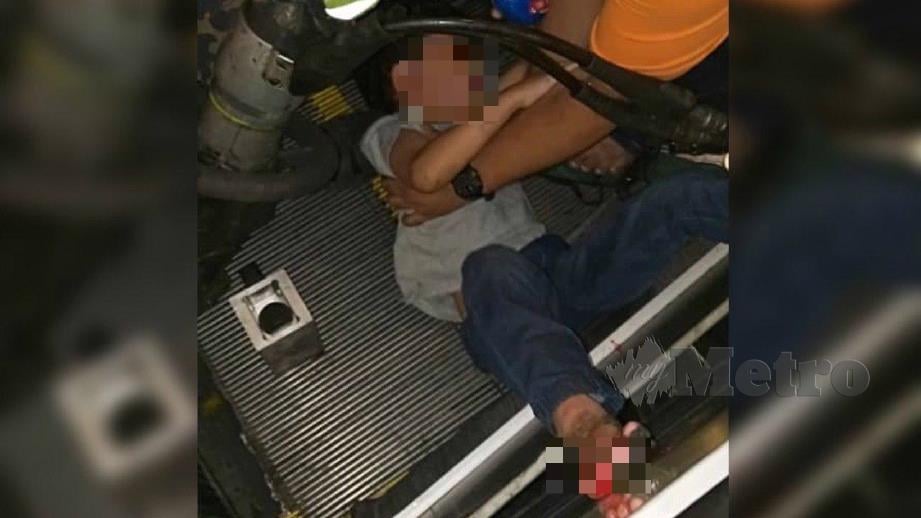 BUDAK lelaki berusia enam tahun cedera selepas kaki kanannya tersepit di eskalator. FOTO Ihsan Bomba