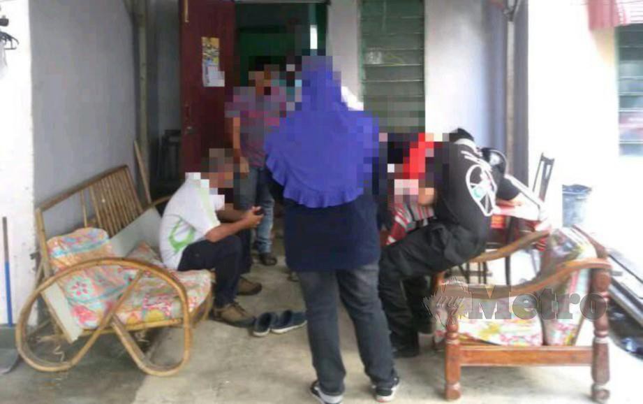 ANTARA yang ditahan dalam Ops Cegah yang diadakan Agensi Antidadah Kebangsaan (AADK) Daerah Kuala Muda di sekitar Sungai Petani, semalam. FOTO IHSAN AADK
