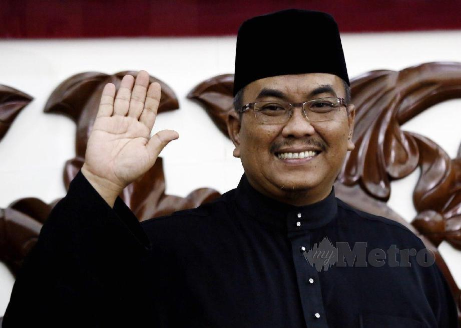  ADUN Jeneri, Muhammad Sanusi Md Nor selepas mengangkat sumpah sebagai Menteri Besar Kedah yang ke-14 di Wisma Darul Aman. FOTO AMRAN HAMID