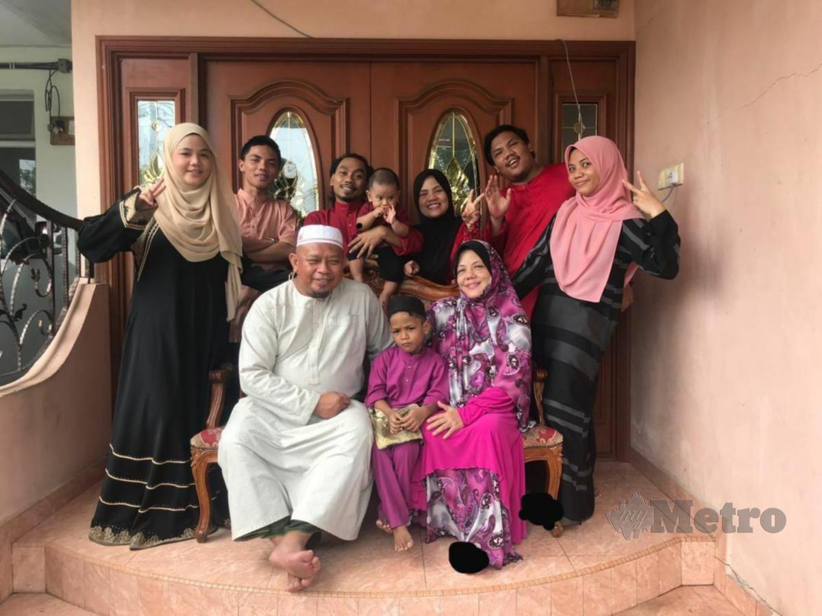 GAMBAR kenangan Amir bersama keluarga Tuhfah Nazihah. FOTO Ihsan Tuhfah Nazihah Md Tarmidi