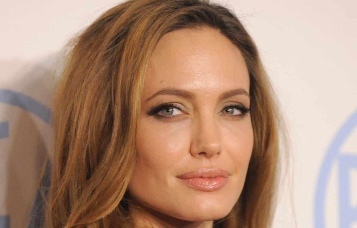Angelina Jolie malu dengan tindakan AS.