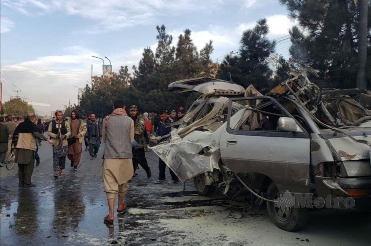  KEJADIAN letupan bas mini yang mengorbankan empat nyawa di  kawasan Dashti Barchi, Kabul petang semalam.