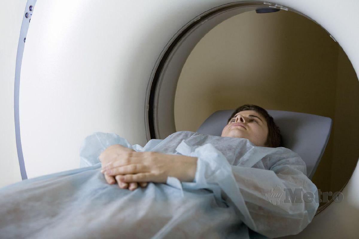 UJIAN imbasan CT akan dilakukan sebagai ujian saringan awal dan ujian MRI juga akan dilakukan bergantung kepada hasil ujian imbasan CT serta pelan rawatan yang disyorkan kepada pesakit.