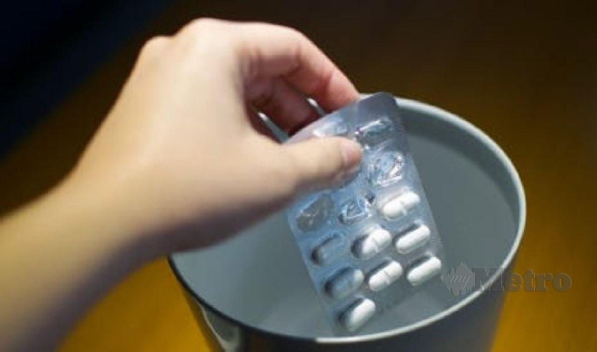 ORANG ramai sering melupuskan lebihan antibiotik dengan membuangnya ke dalam longkang atau ke dalam tong sampah. 