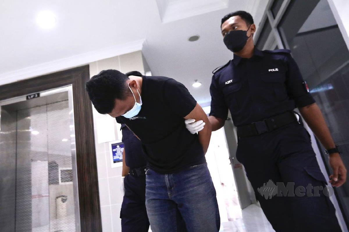 Saiful Ridzuan dijatuhi hukuman penjara lima tahun di Mahkamah Sesyen Kuala Terengganu kerana merompak warga Bangladesh dan menyamar sebagai polis. FOTO GHAZALI KORI