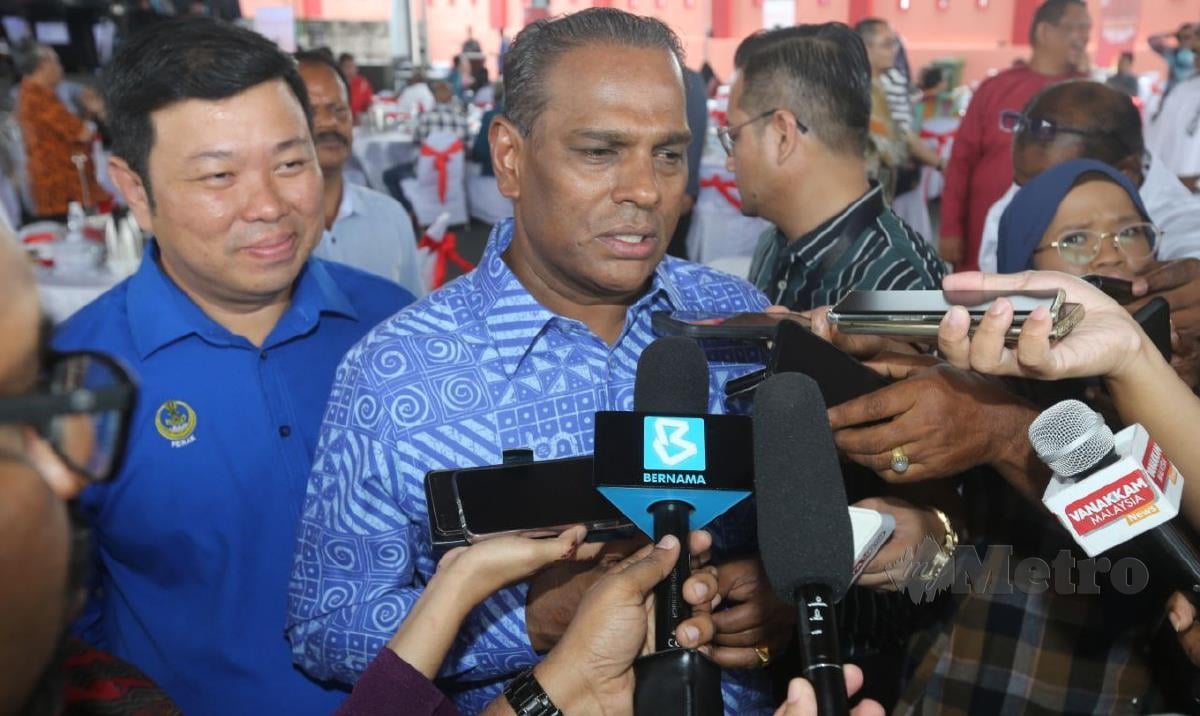 Sidang Media oleh Menteri Sumber Manusia Datuk Seri M Saravanan ketika hadir pada majlis Sambutan Hari Deepavali Parlimen Tapah. FOTO L.MANIMARAN