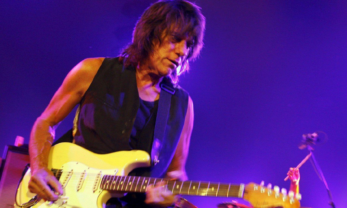 Pemain gitar legenda, Jeff Beck meninggal dunia.