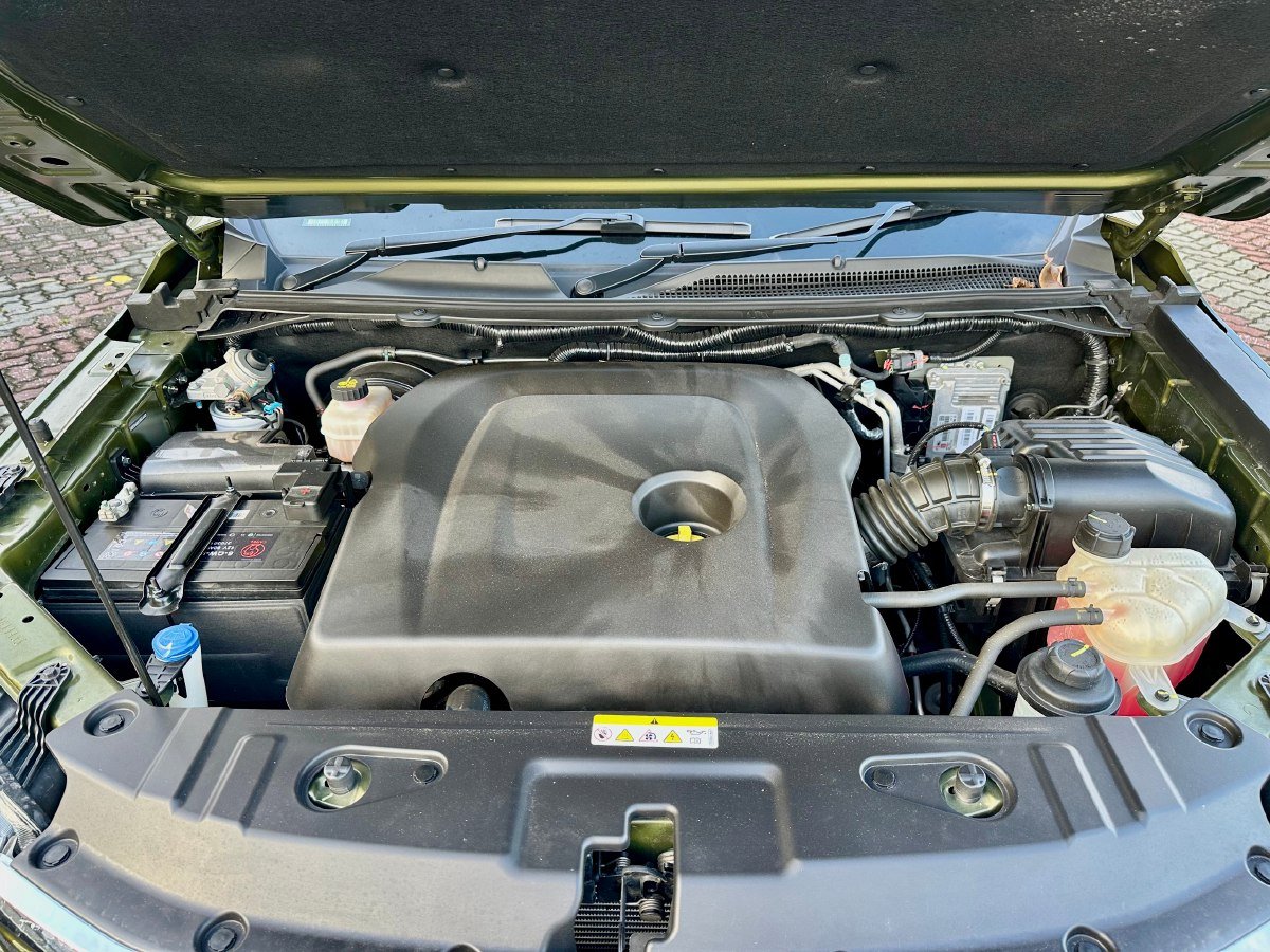 ENJIN 1.9 liter turbo diesel.