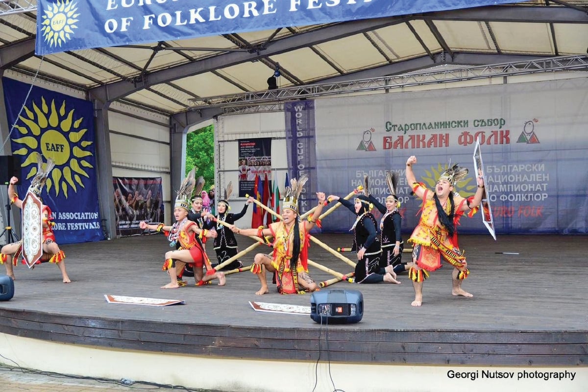 PERSEMBAHAN Tarian Magunatip yang bertenaga salah satu tarian yang melayakkan Malaysia memenangi kategori Folklore Dance, Authentic Folklore.