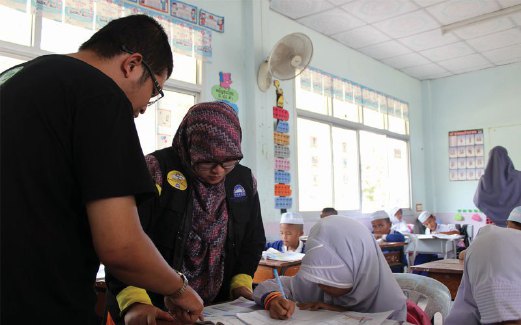 SESI pemindahan ilmu bersama pelajar Islam Krabi .