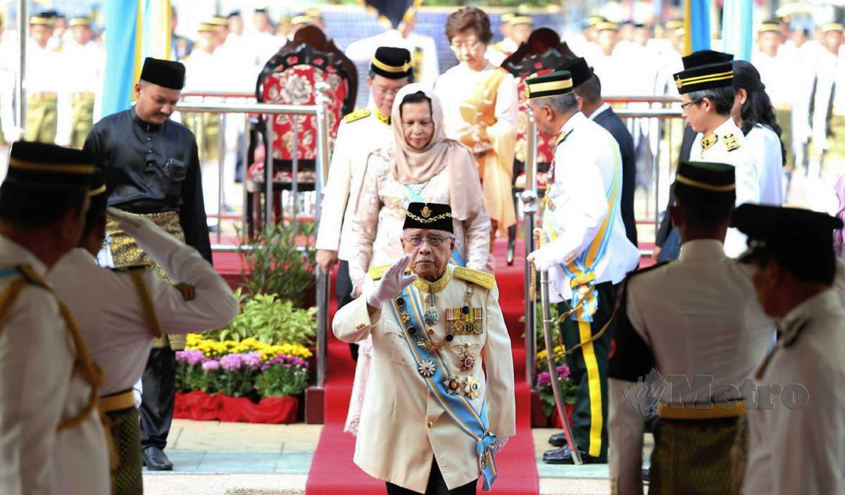 ISTIADAT Penganugerahan Darjah Kebesaran, Bintang dan Pingat Kehormatan Negeri Pulau Pinang Tahun 2020 ditangguhkan sehingga dimaklumkan. FOTO Arkib NSTP