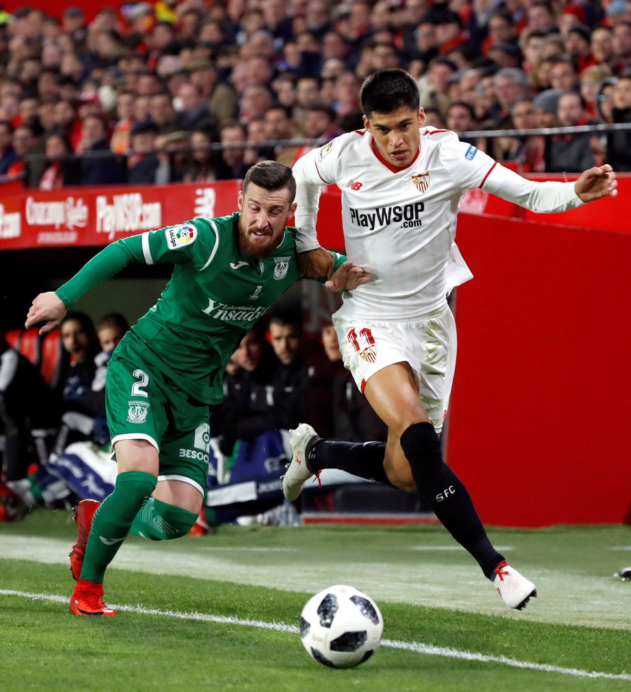 CORREA (kanan) ledak gol pertama Sevilla ketika menentang Leganes, semalam.