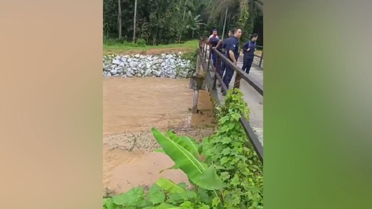 LOKASI tragedi kepala air di sungai dekat Kampung Poh, Bidor . FOTO Ihsan JBPM