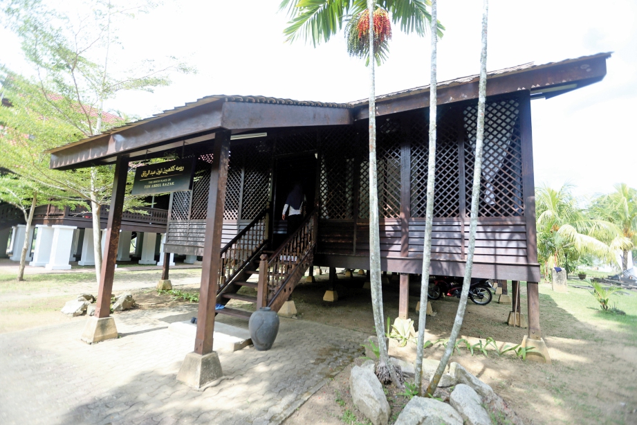 RUMAH Kelahiran Tun Abdul Razak di Komplek Kampung Budaya Pulau Keladi.