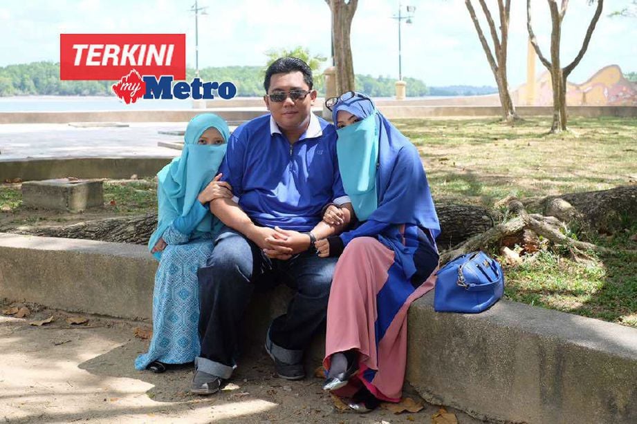 Mohd Jaafarudin bersama dua isterinya. FOTO Ihsan Mohd Jaafarudin