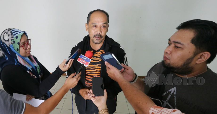 KETUA jurulatih olahraga, Mohd. Manshahar Abd Jalil jawab pertanyaan wartawan selepas sidang media KOM mengumumkan atlet ke Sukan SEA 2019 Filipina di Wisma MOM. FOTO/OWEE AH CHUN.
