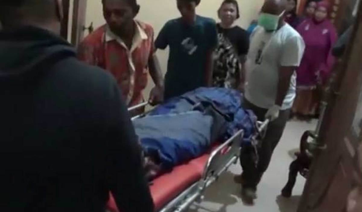 SEORANG lelaki mati akibat dipukul suami kepada wanita berkenaan selepas menunjukkan kemaluannya. FOTO iNews TV