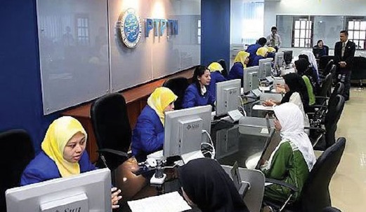 Peminjam boleh tampil di semua cawangan PTPTN Johor. - Foto Fail
