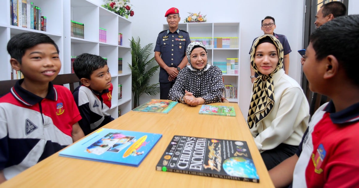 Raja Permaisuri Agong berkenan rasmi perpustakaan kontena Bangsa Johor Bahagia
