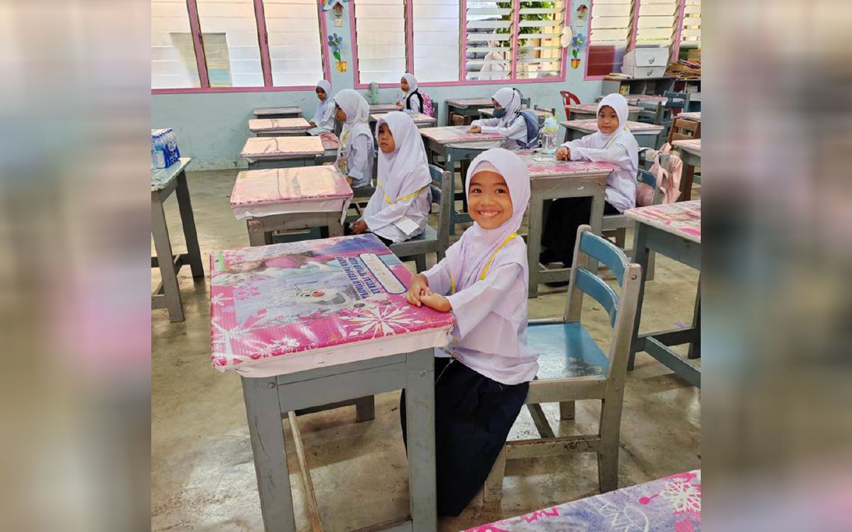 NUR Adelia Raisya Mohd Khairul Azhar bersekolah di sekolah harian . FOTO Ihsan Mohd Khairul Azhar Shuaib