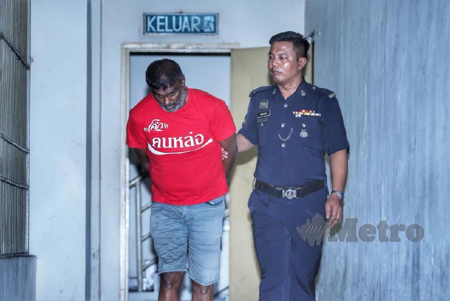 MUHAMMAD Rajah didakwa di Mahkamah Sesyen Petaling Jaya atas tuduhan mendera dua anak angkatnya. FOTO Aswadi Alias