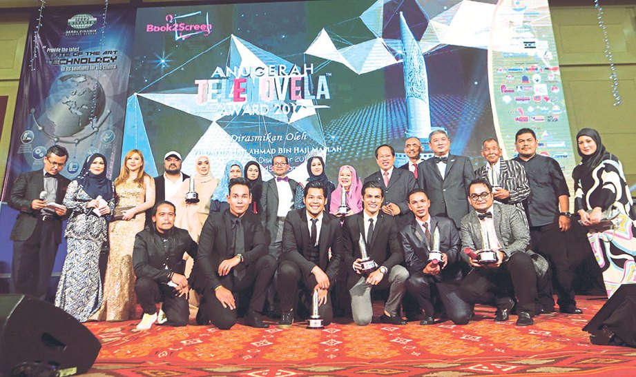 BARISAN pemenang Anugerah Telenovela 2017.