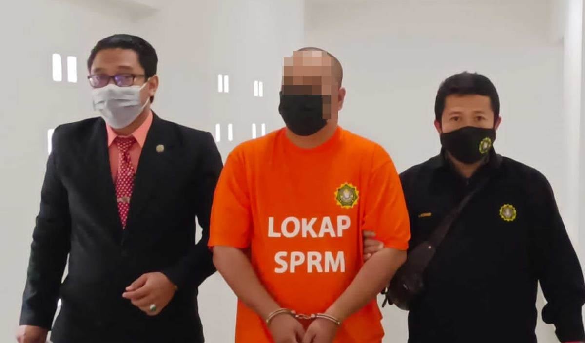 PENGARAH Jabatan Kuarantin dan Pemeriksaan Malaysia (MAQIS) Kelantan berusia 44 tahun direman selama tujuh hari di Mahkamah Majistret Kota Bharu bagi membantu siasatan kes mengemukakan tuntutan yang mengandungi butiran matan palsu. FOTO Ihsan SPRM