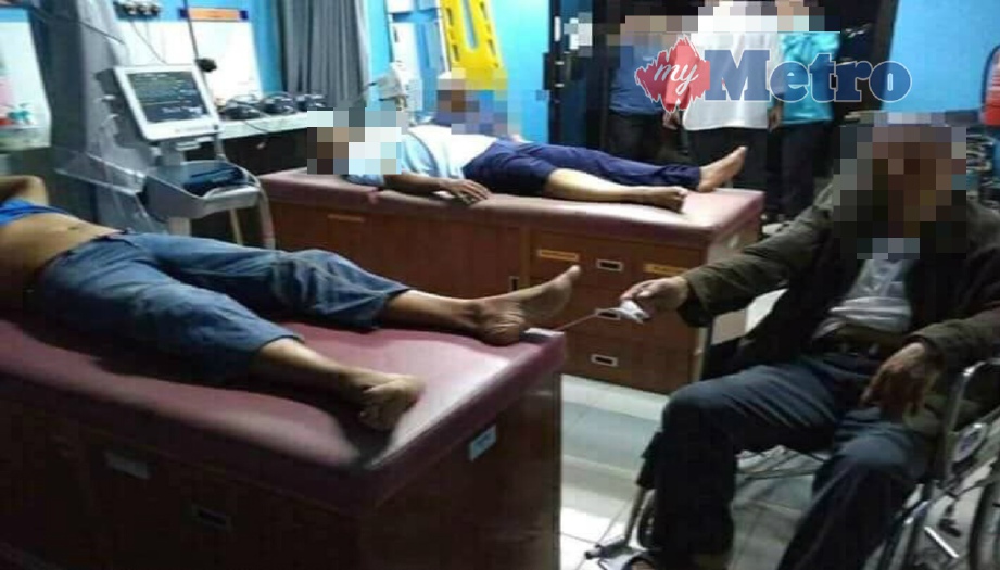 MANGSA yang terkena renjatan elektrik menerima rawatan. FOTO Ihsan Facebook Demi Rakyat Johor