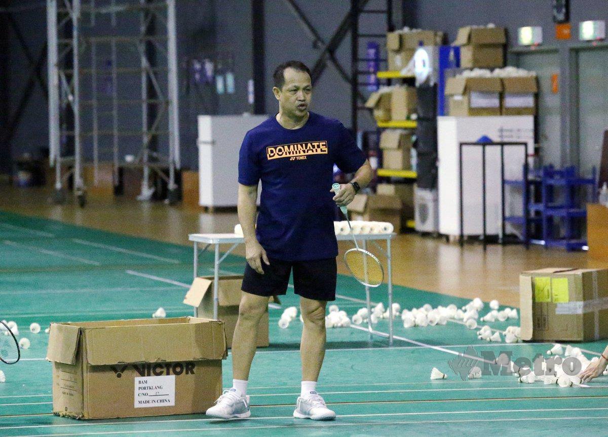 REXY ketika sesi latihan menjelang Kejohanan Badminton Berpasukan Asia. FOTO Eizairi Shamsudin