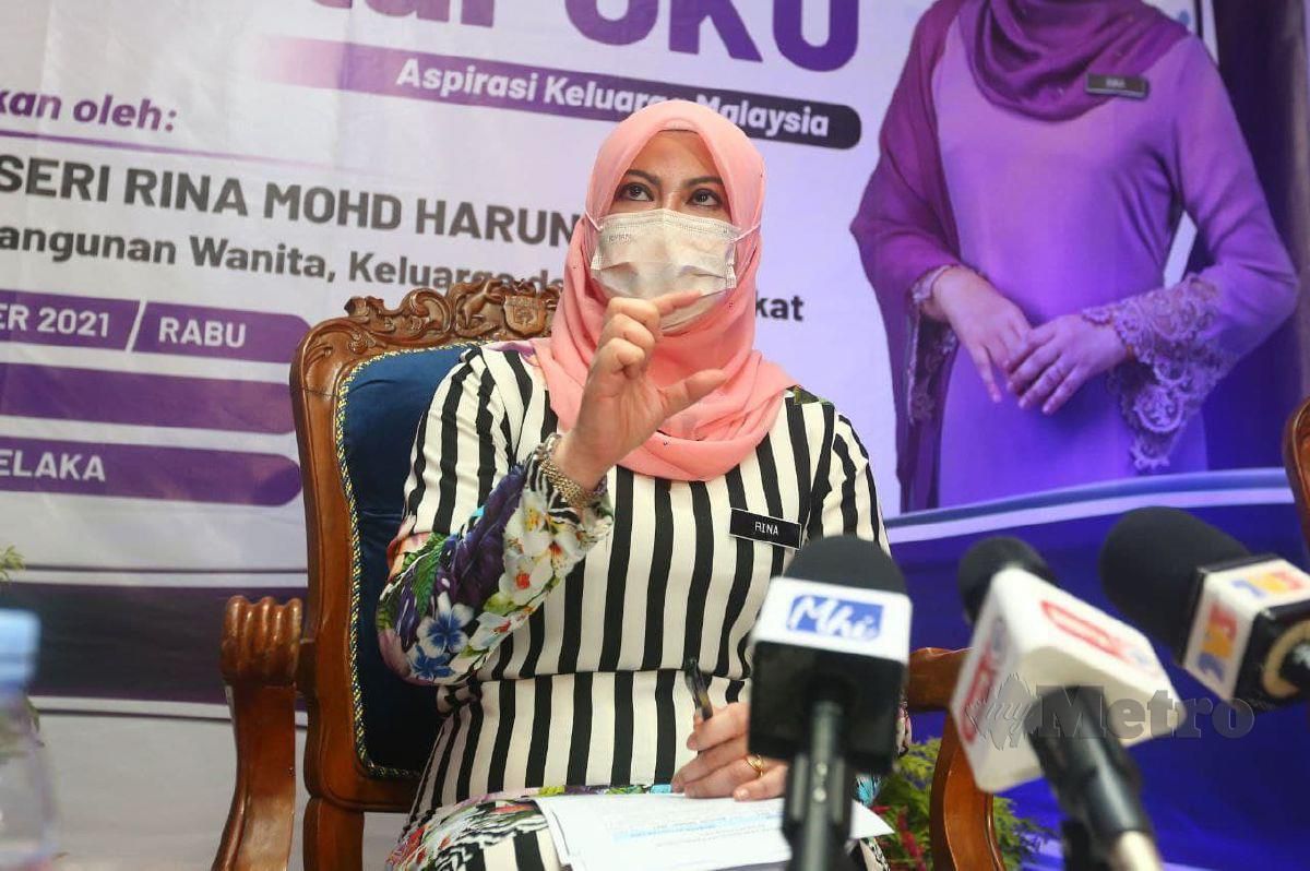Rina Harun semasa sidang media selepas melancarkan MyDaftar OKU di Rumah Bistari Peringgit, Melaka. FOTO SYAFEEQ AHMAD