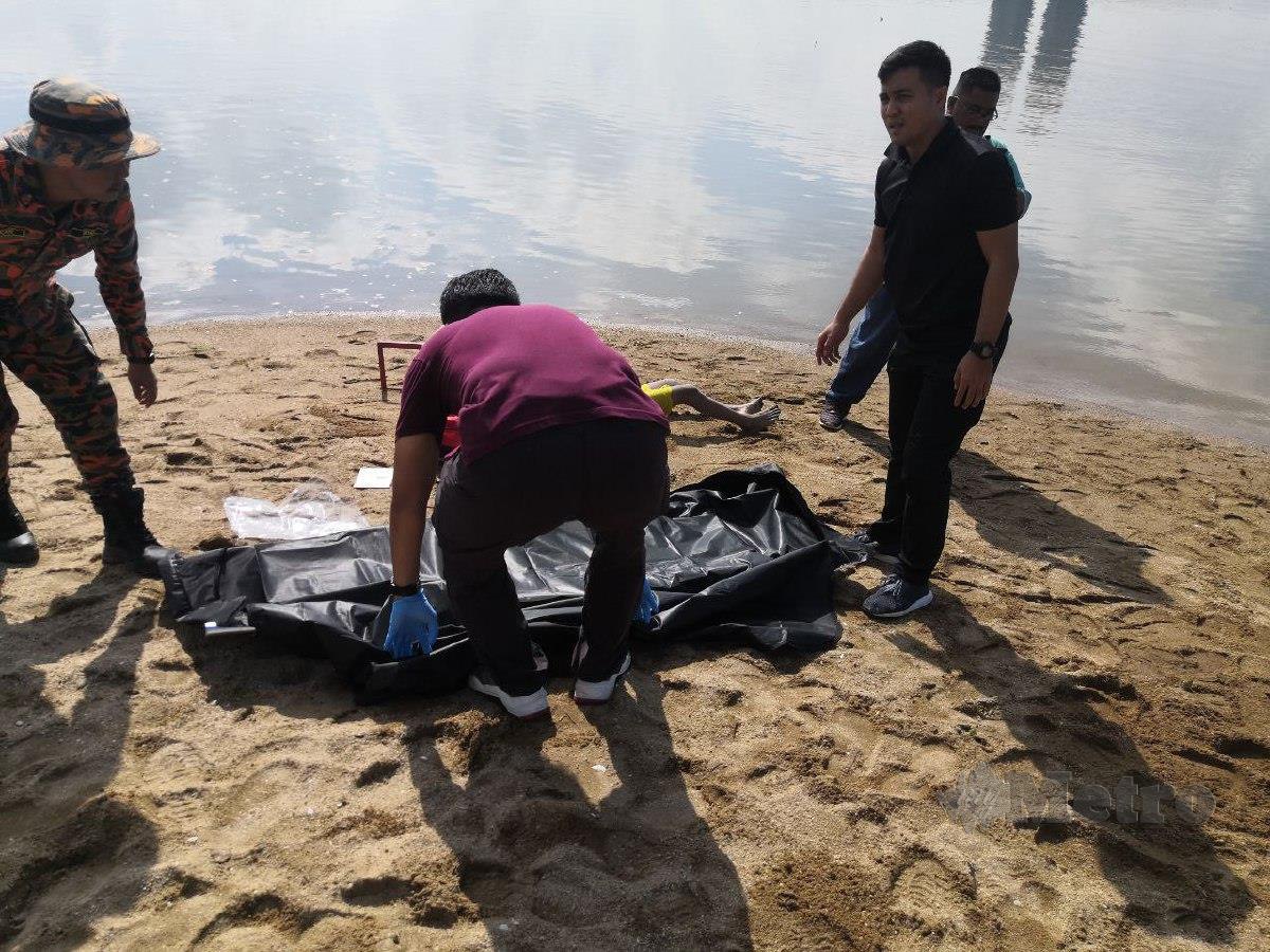 MAYAT dua warga Rohingya yang lemas ketika mandi di sungai berdekatan Kampung Bakar Batu di sini, semalam. FOTO Izz Laily Hussein