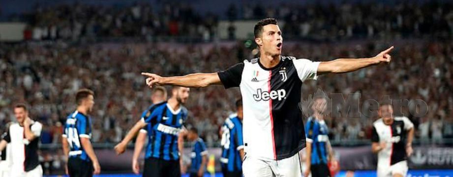 GAYA Ronaldo menyambut jaringan penyamaan Juventus. - FOTO Agensi
